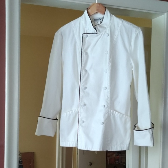 chefwear Other - CHEFWEAR  very flattering lady chef coat